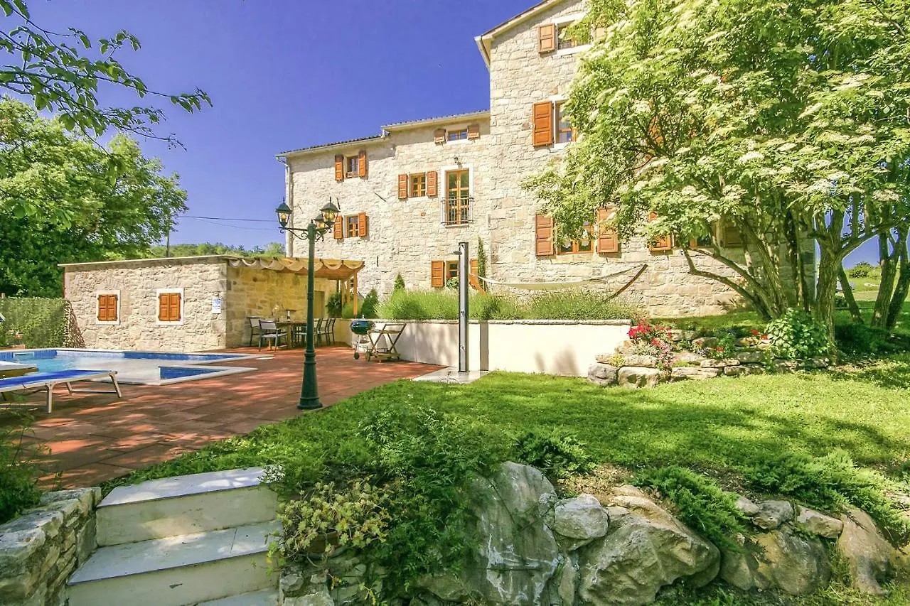 Villa Angela E Giovanni Vižinada 0*,
